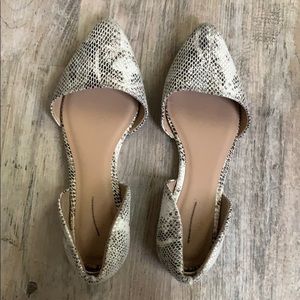 Snakeskin point toe flats